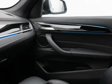 BMW X1 xD25e Sport Line Kamera HUD DAB Komfort Navi