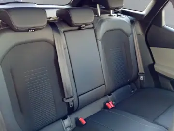 Ford Explorer Elektromotor mit Standard Range
