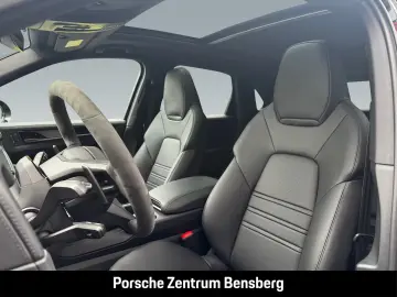Porsche Cayenne Black Edition