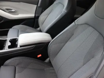 Ford Explorer Standard Range