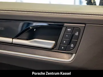 Porsche Cayenne E-Hybrid Coupe Black Edition