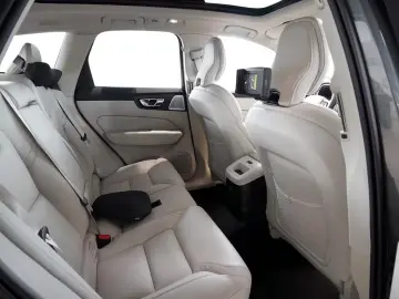 Volvo XC60 Recharge T8 AWD Ultimate Dark AKTIVSITZE