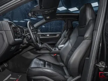 PORSCHE Cayenne S E-Hyb Coupé FACELIFT SpDesign 18way