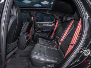 PORSCHE Cayenne S E-Hyb Coupé FACELIFT SpDesign 18way