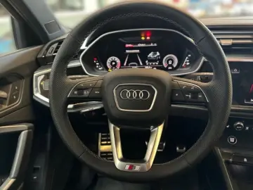AUDI Q3 35 TFSI S line S-tronic Pano SONOS VirtualCoc