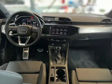 AUDI Q3 35 TFSI S line S-tronic Pano SONOS VirtualCoc