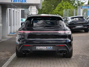 PORSCHE Macan T ACC-LUFTF.-PANO-SPORTABGAS.-21TURBO-VOLL