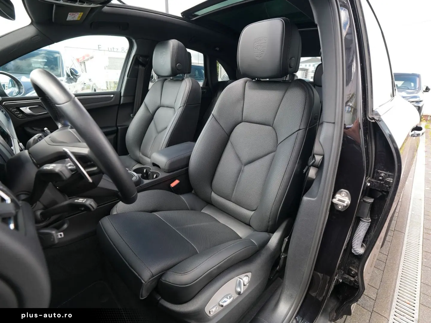 PORSCHE Macan T ACC-LUFTF.-PANO-SPORTABGAS.-21TURBO-VOLL