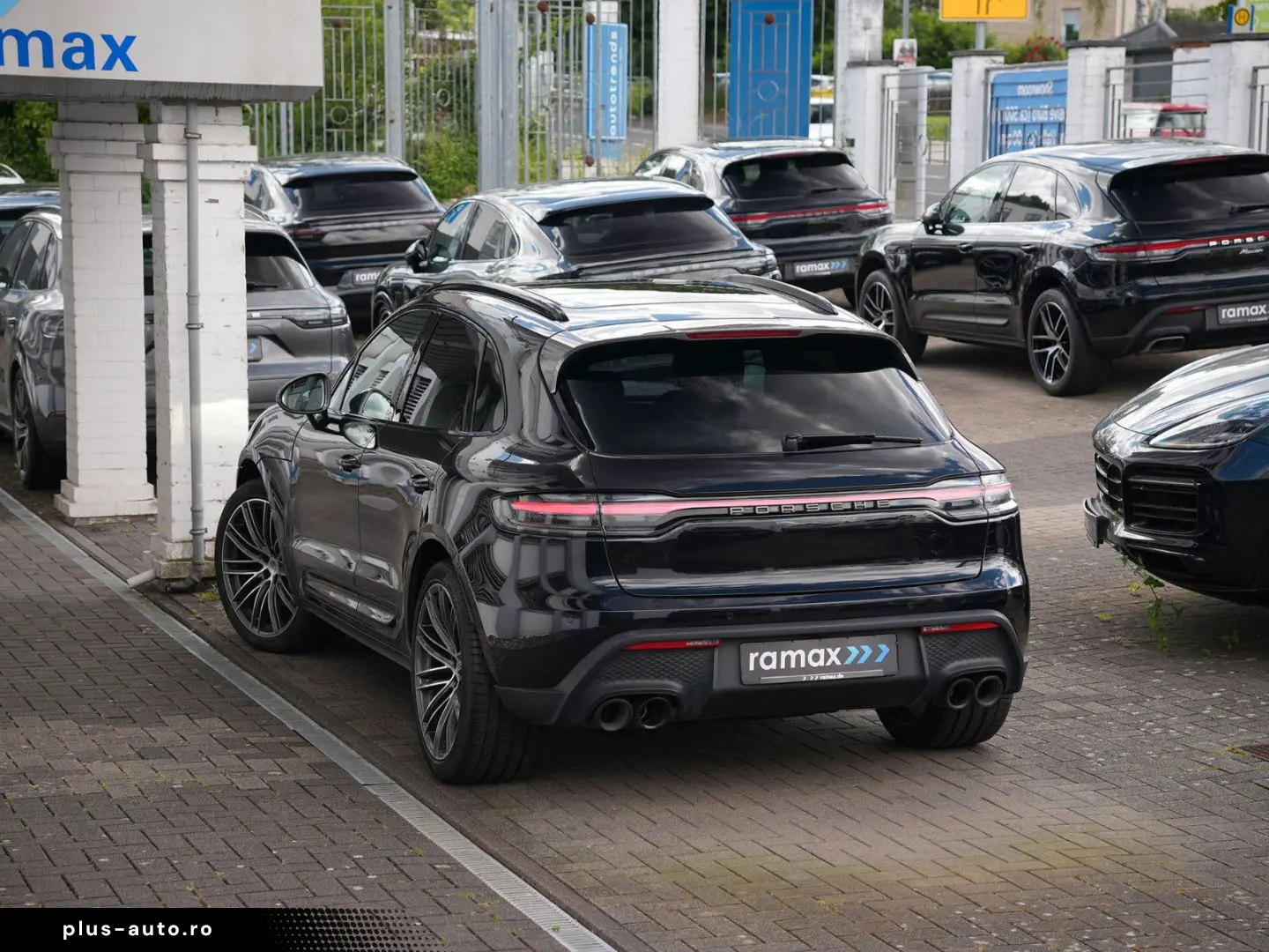 PORSCHE Macan T ACC-LUFTF.-PANO-SPORTABGAS.-21TURBO-VOLL