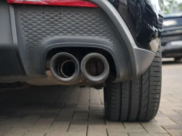 PORSCHE Macan T ACC-LUFTF.-PANO-SPORTABGAS.-21TURBO-VOLL