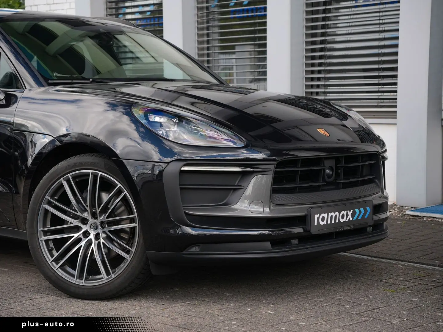 PORSCHE Macan T ACC-LUFTF.-PANO-SPORTABGAS.-21TURBO-VOLL