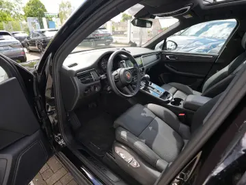 PORSCHE Macan T ACC-LUFTF.-PANO-SPORTABGAS.-21TURBO-VOLL