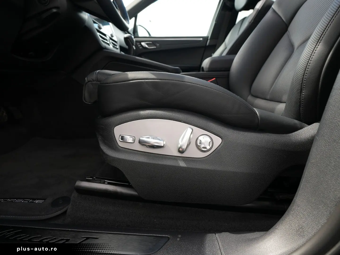 PORSCHE Macan T ACC-LUFTF.-PANO-SPORTABGAS.-21TURBO-VOLL
