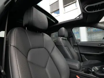 PORSCHE Macan T ACC-LUFTF.-PANO-SPORTABGAS.-21TURBO-VOLL