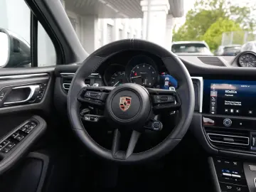 PORSCHE Macan T ACC-LUFTF.-PANO-SPORTABGAS.-21TURBO-VOLL
