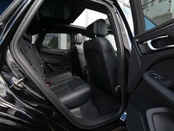 PORSCHE Macan T ACC-LUFTF.-PANO-SPORTABGAS.-21TURBO-VOLL
