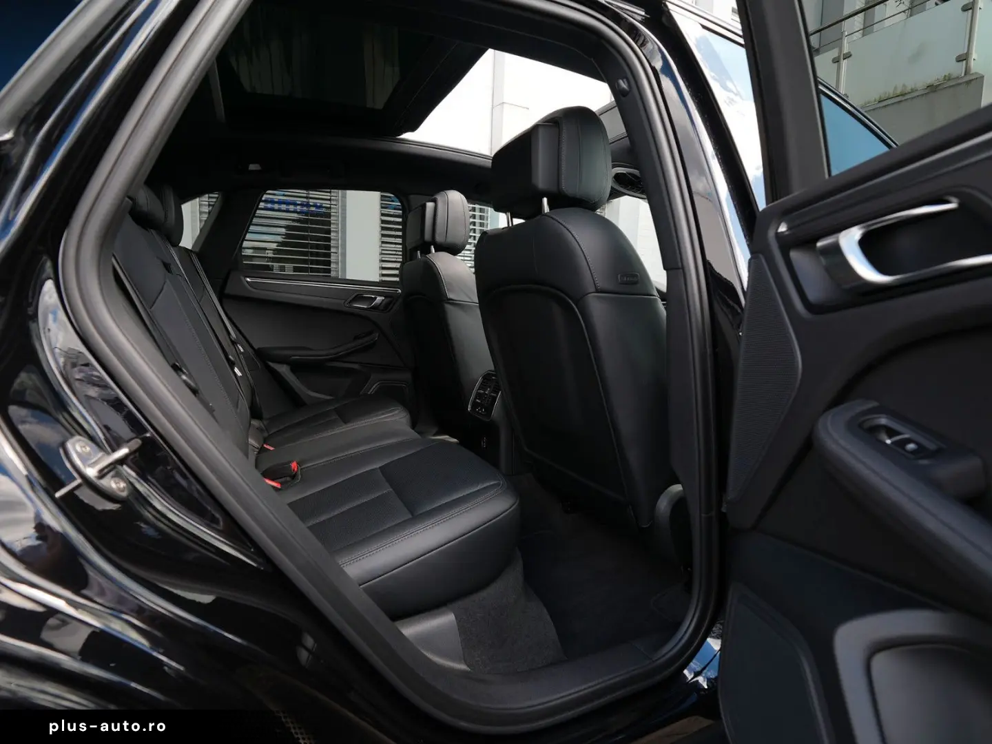 PORSCHE Macan T ACC-LUFTF.-PANO-SPORTABGAS.-21TURBO-VOLL