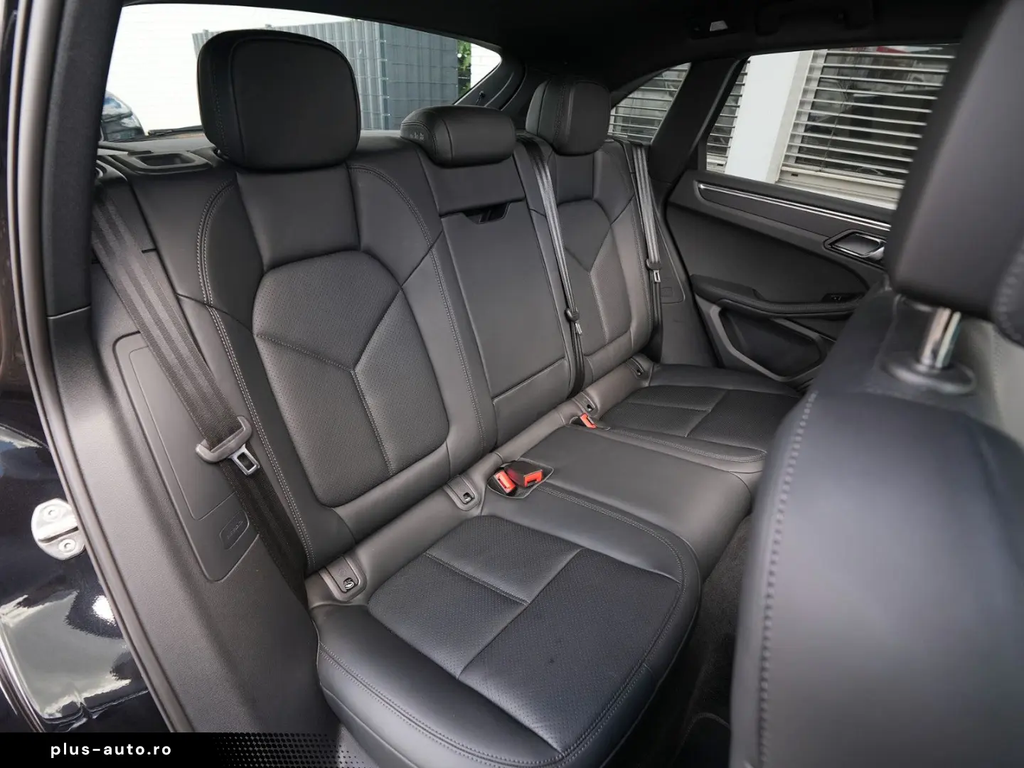 PORSCHE Macan T ACC-LUFTF.-PANO-SPORTABGAS.-21TURBO-VOLL