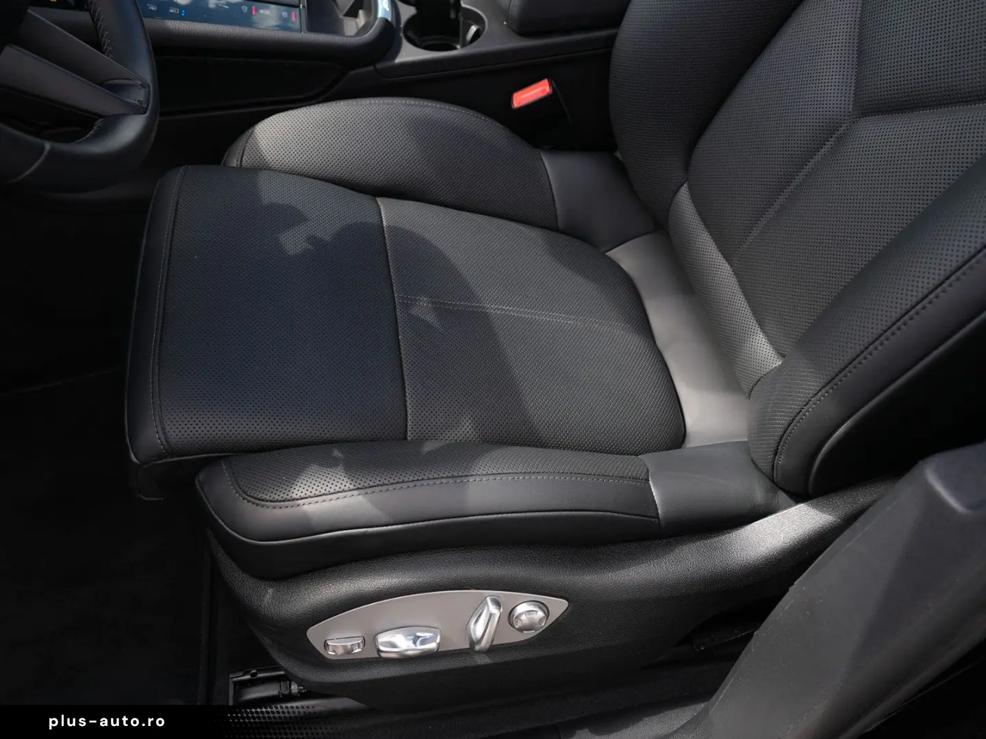 PORSCHE Macan T ACC-LUFTF.-PANO-SPORTABGAS.-21TURBO-VOLL