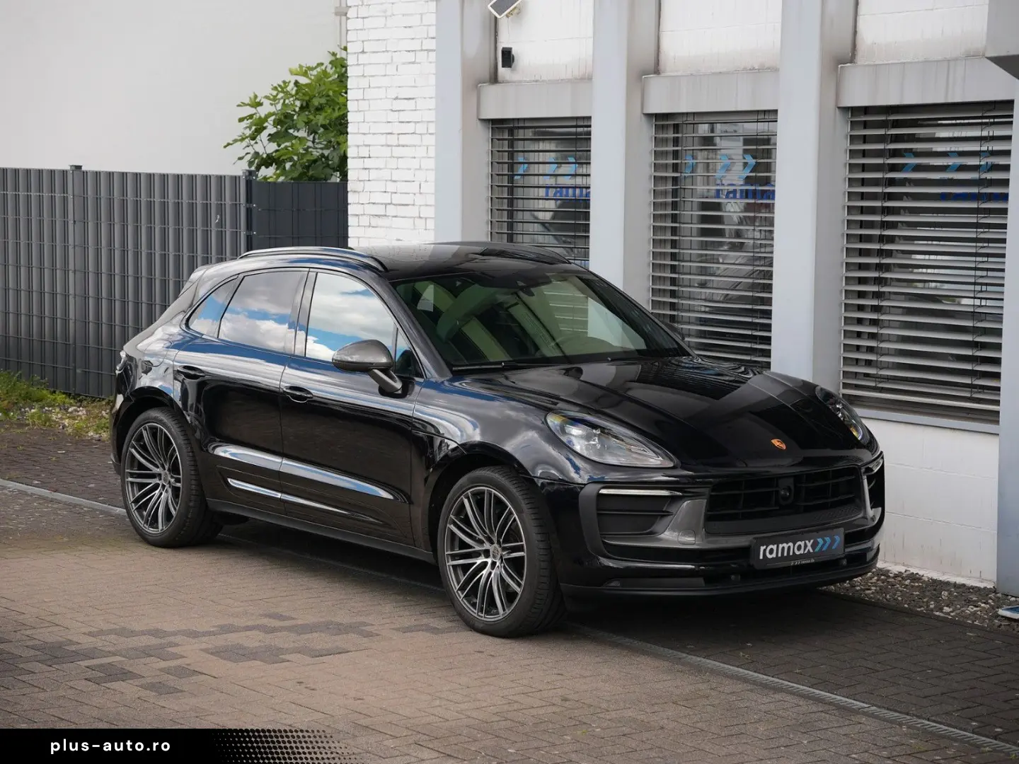 PORSCHE Macan T ACC-LUFTF.-PANO-SPORTABGAS.-21TURBO-VOLL