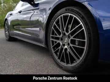 PORSCHE Panamera 4 InnoDrive Soft-Close nur 3.950 km 21z