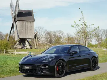 PORSCHE Panamera GTS