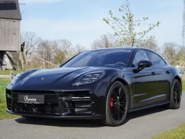 PORSCHE Panamera GTS