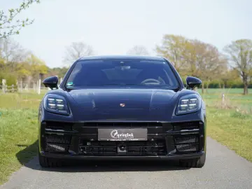 PORSCHE Panamera GTS