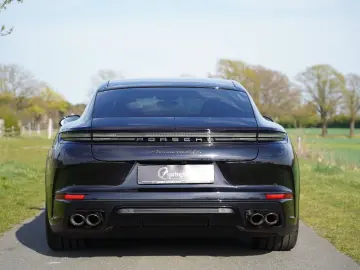 PORSCHE Panamera GTS