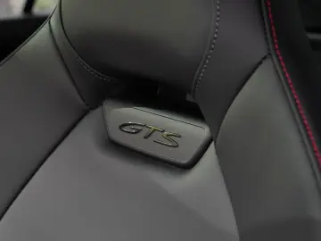 PORSCHE Panamera GTS