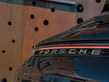 PORSCHE Panamera Sport Turismo 4 E-Hybrid Platinum Editi