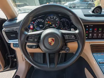 PORSCHE Panamera Sport Turismo 4 E-Hybrid Platinum Editi