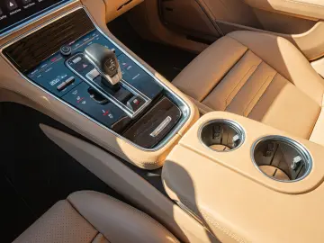 PORSCHE Panamera Sport Turismo 4 E-Hybrid Platinum Editi