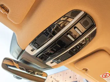 PORSCHE Panamera Sport Turismo 4 E-Hybrid Platinum Editi