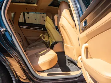 PORSCHE Panamera Sport Turismo 4 E-Hybrid Platinum Editi
