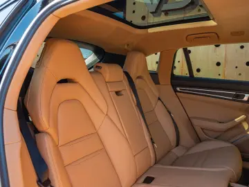 PORSCHE Panamera Sport Turismo 4 E-Hybrid Platinum Editi