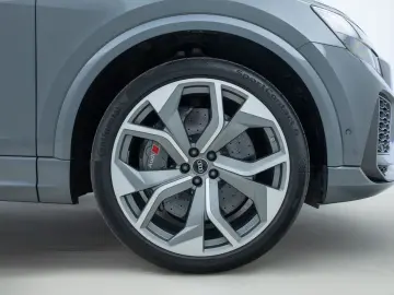 AUDI RSQ8 4.0 TFSI TIPT QUA MATRIX PANO HUD B&O 360