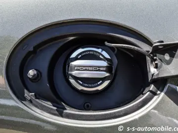 PORSCHE 992 Turbo S Cabrio Heritage Pure Lift Inno -10mm