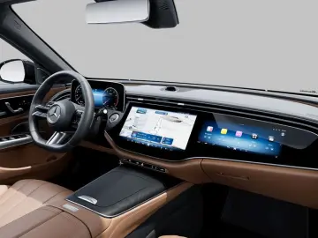 MERCEDES-BENZ E 200 AMG Premium  HiFi 4D HuD SuperSc…