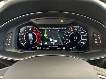 Audi RSQ8 RS Q8 TFSI qu.  HD-Matrix