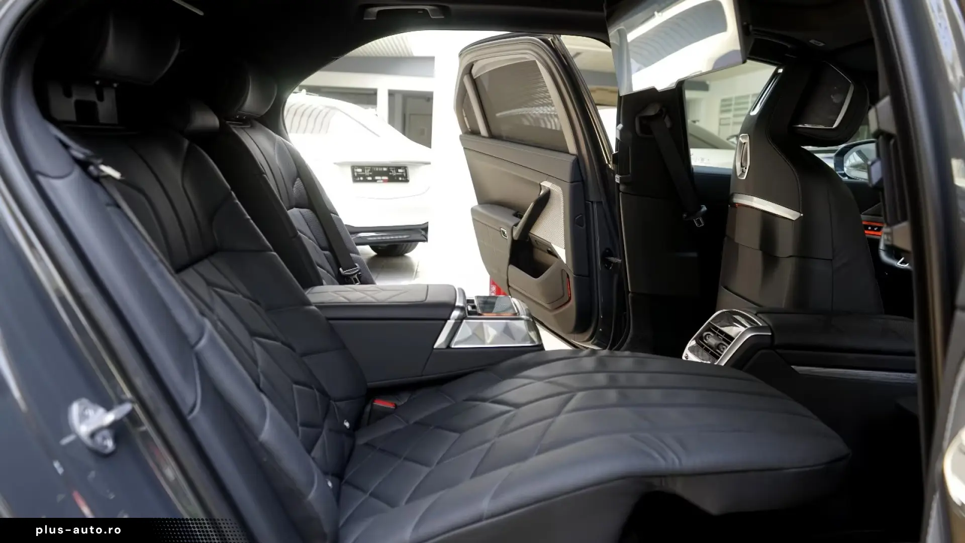 BMW 740d xDrive M Sport PRO TV   Finanțare Leasing