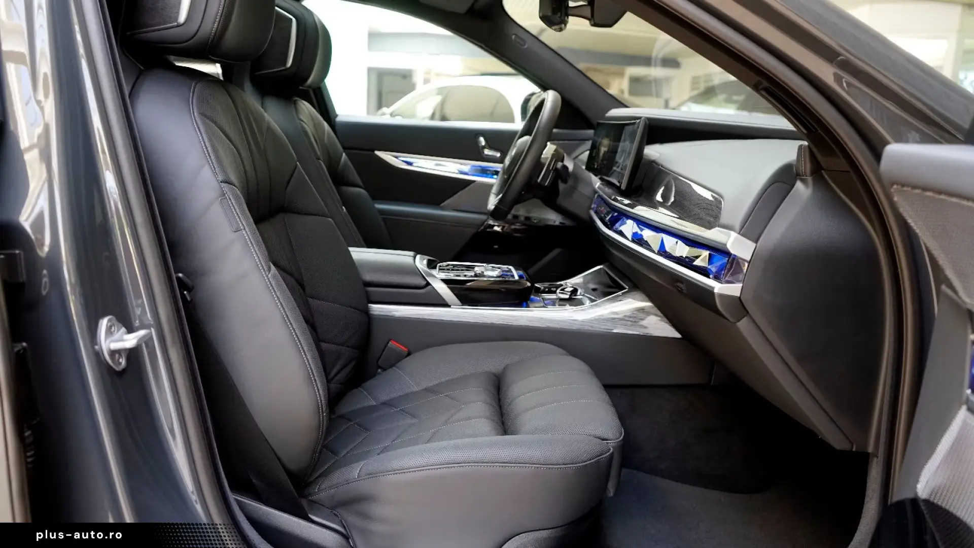 BMW 740d xDrive M Sport PRO TV   Finanțare Leasing