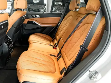 BMW X530d M Sport Memo AHK Pano HUD Brown 7-Seat