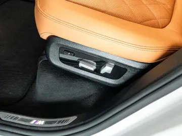 BMW X530d M Sport Memo AHK Pano HUD Brown 7-Seat