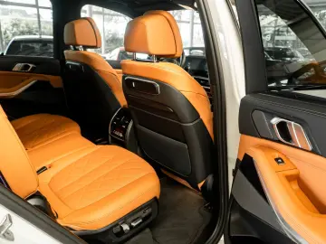 BMW X530d M Sport Memo AHK Pano HUD Brown 7-Seat
