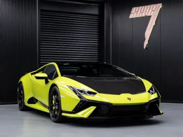 LAMBORGHINI Huracán Tecnica V10 639PS Carbon 3.100km