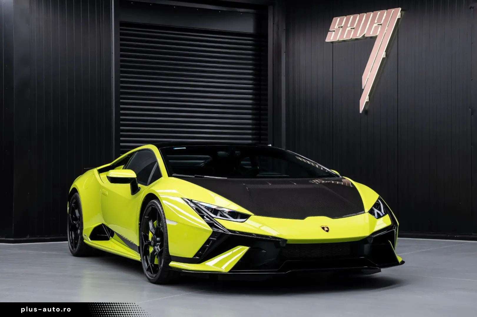 LAMBORGHINI Huracán Tecnica V10 639PS Carbon 3.100km