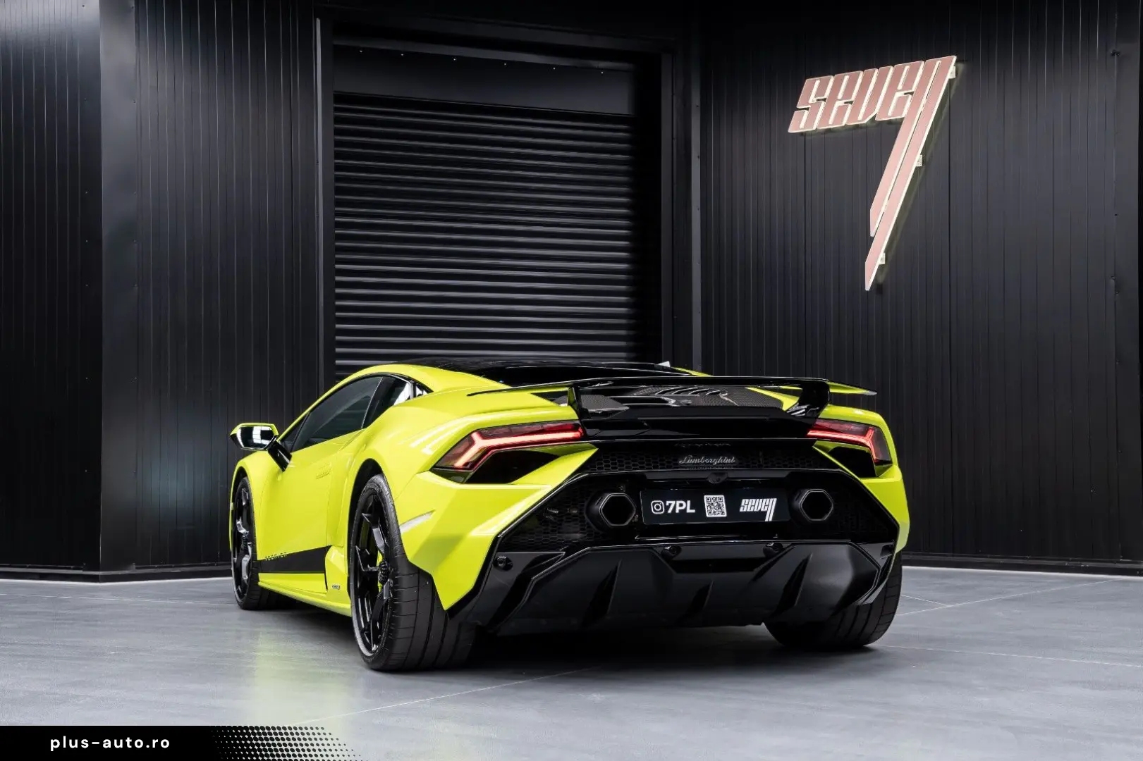 LAMBORGHINI Huracán Tecnica V10 639PS Carbon 3.100km
