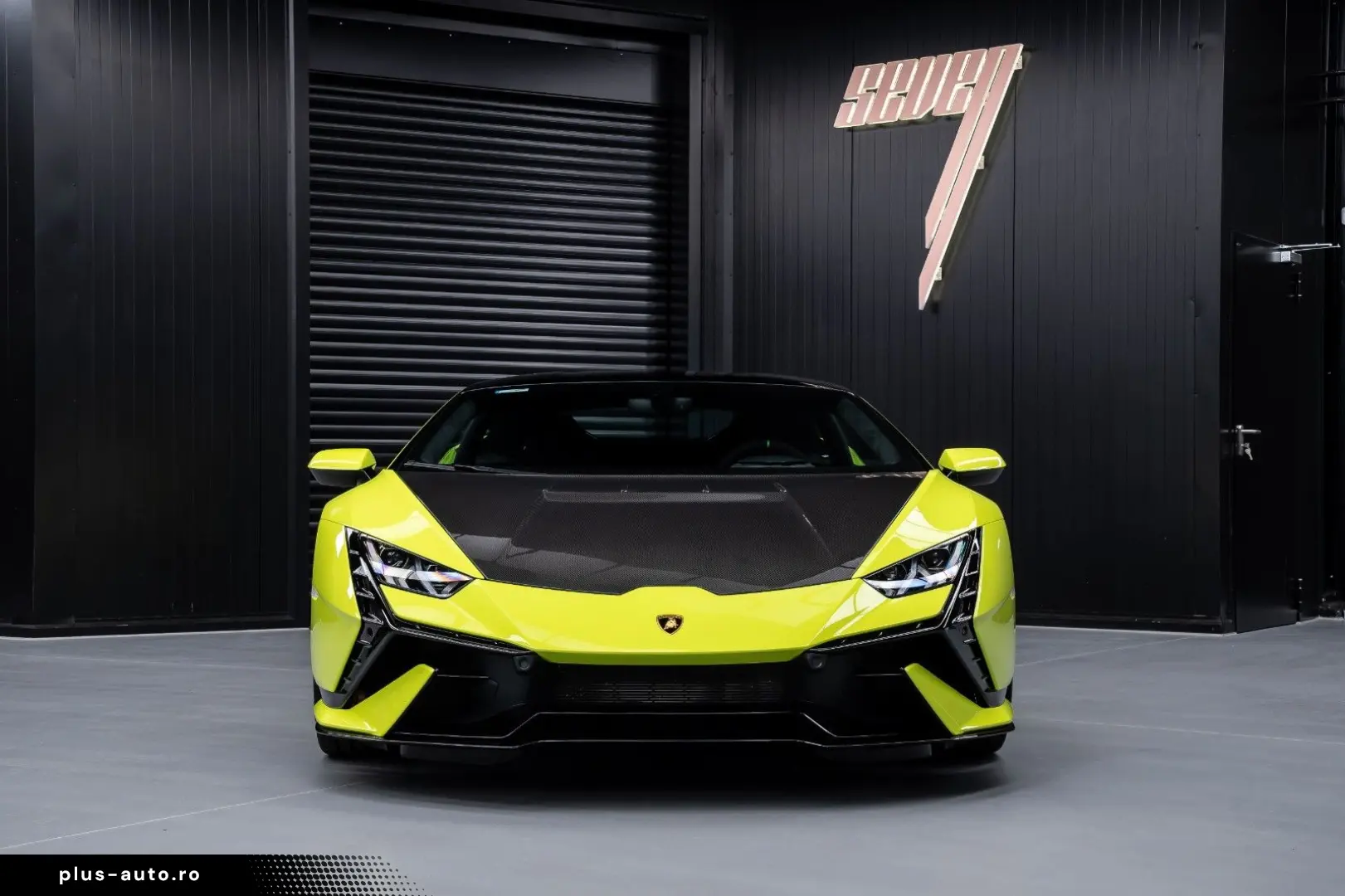 LAMBORGHINI Huracán Tecnica V10 639PS Carbon 3.100km