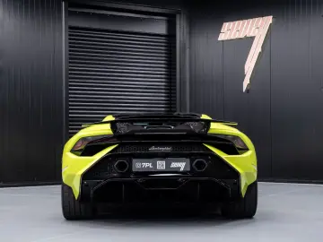 LAMBORGHINI Huracán Tecnica V10 639PS Carbon 3.100km